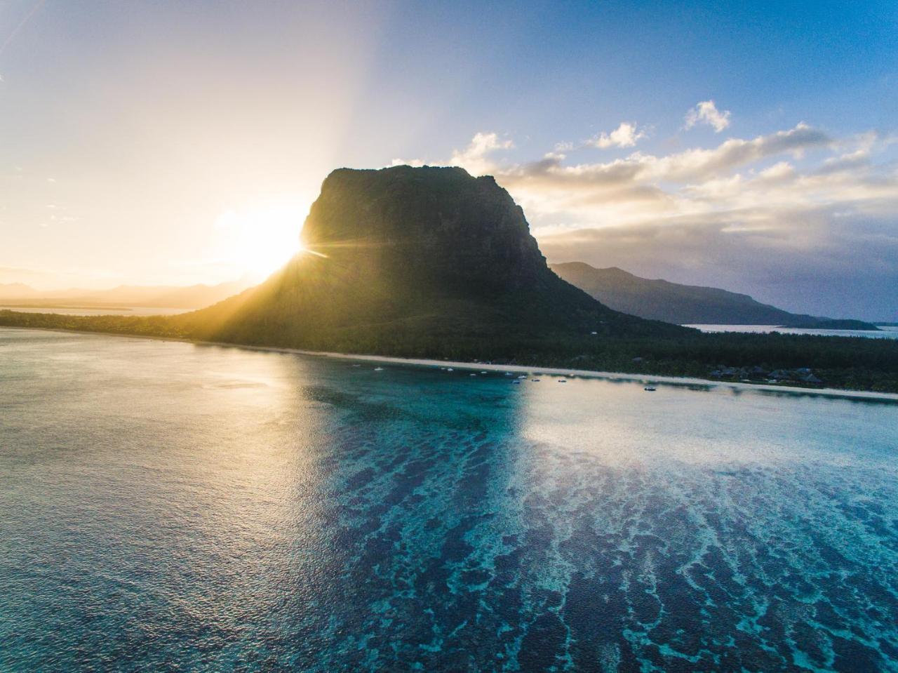 Lux* Le Morne Resort Le Morne Brabant Exterior photo